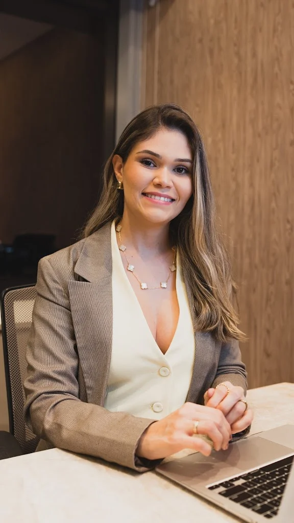 Dra. Lays Maciel | Estética Avançada | Recife