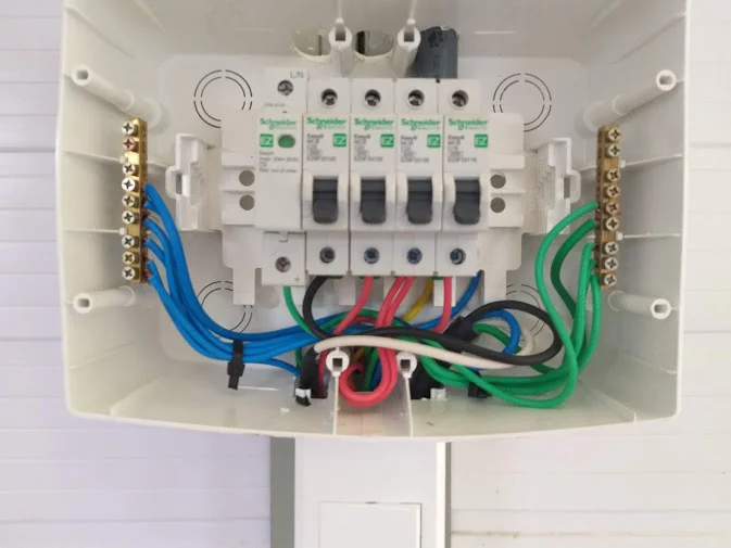 Disk. - Eletricista Bombeiro hidráulico Serviços 24hs