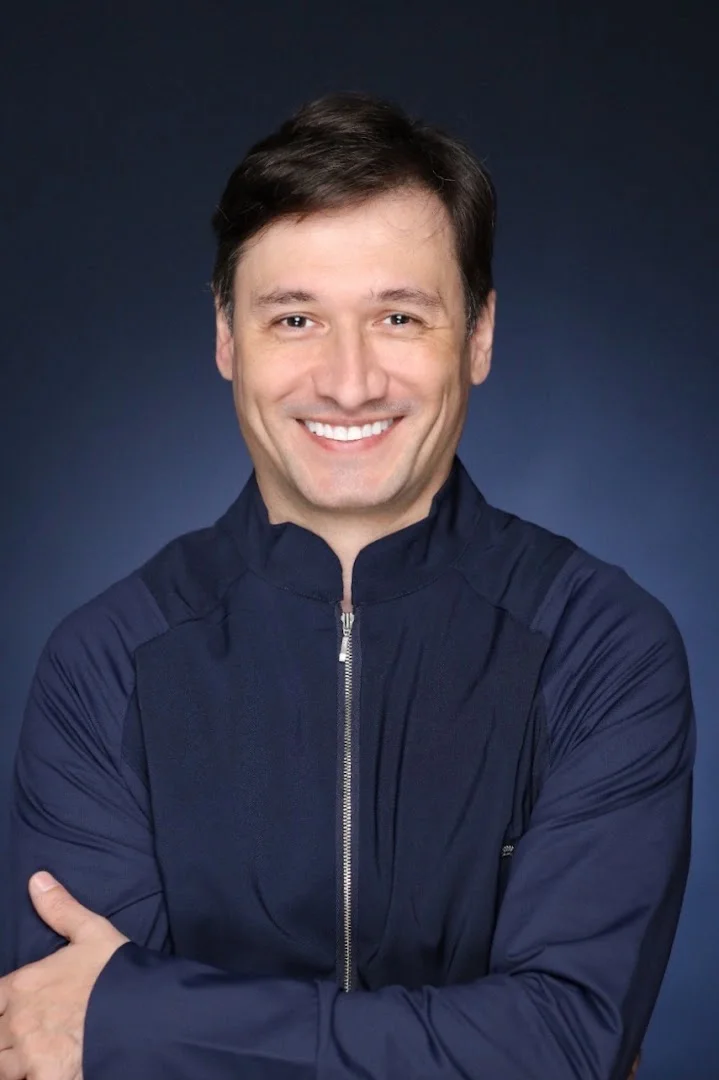 Dr. Lisandro Gonçalves | Dentista Maringá