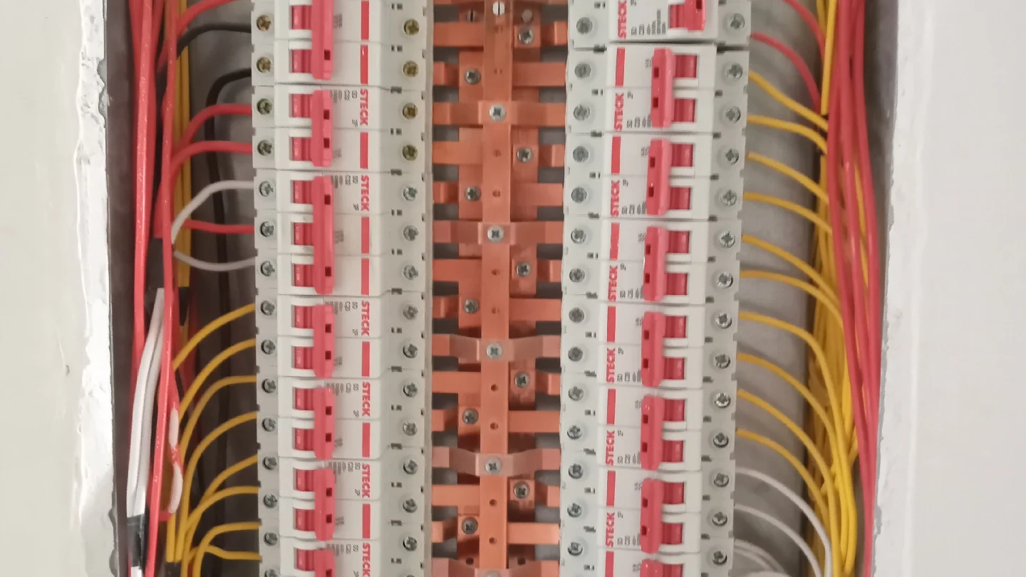 ELETRICISTA ANDERSON SANTOS MANUTENÇÃO E INSTALAÇÕES ELÉTRICAS