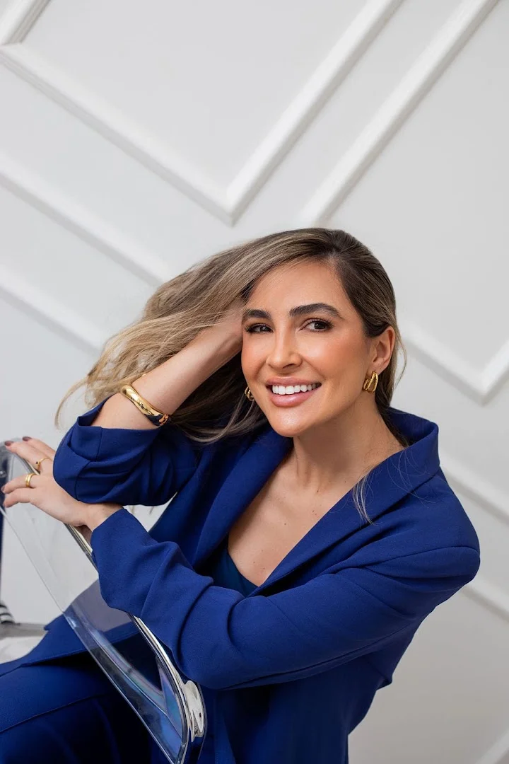 Odontologia em Colombo - Dra. Celiane Alves | Prótese Dentária | Restaurações | Cirurgias: Implante Periodontia | Urgência