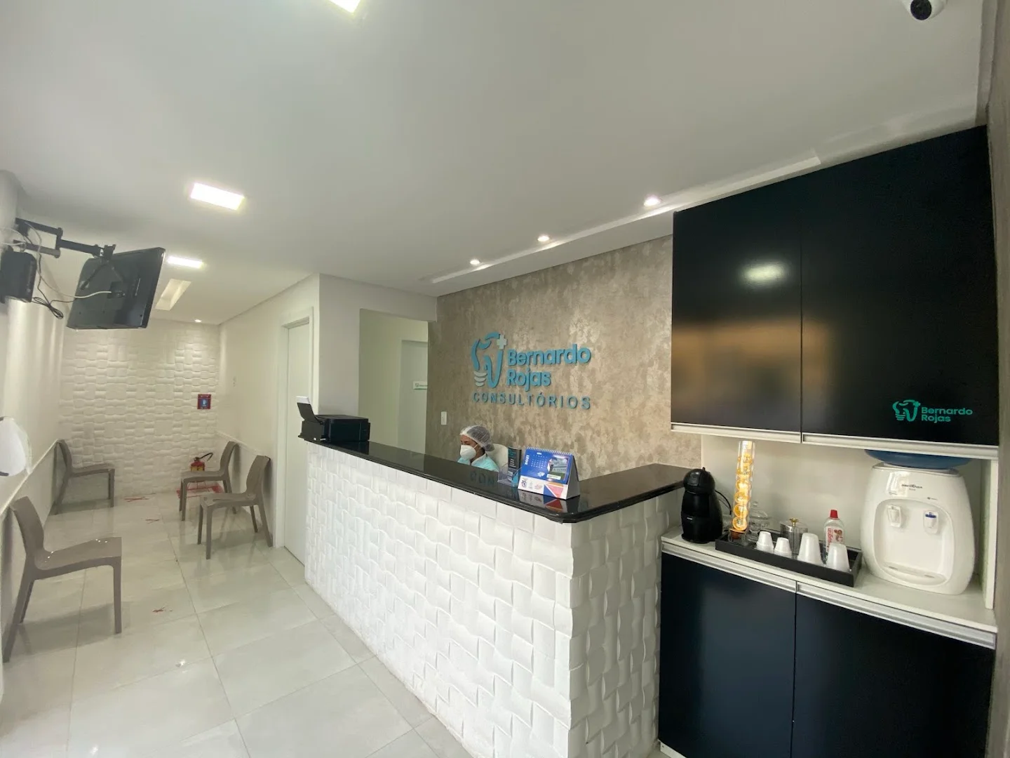 Dr. Bernardo Rojas | Consultório Odontológico | Dentista em Olinda