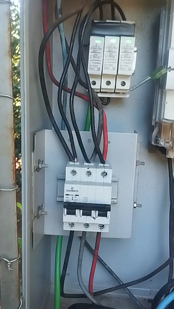 Eletricista e encanador Alta tensão