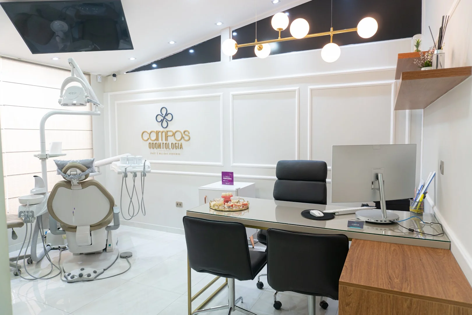 Campos Odontologia | Implante Dentário | Lente de Contato Dental | São José dos Campos - SP