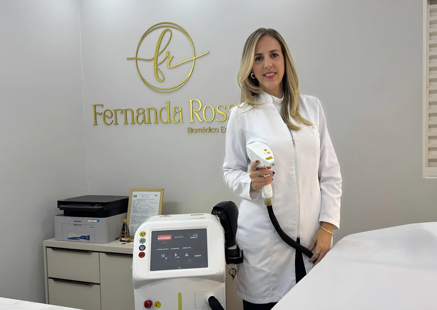 Dra Fernanda Rossi - Estética e Depilação a Laser