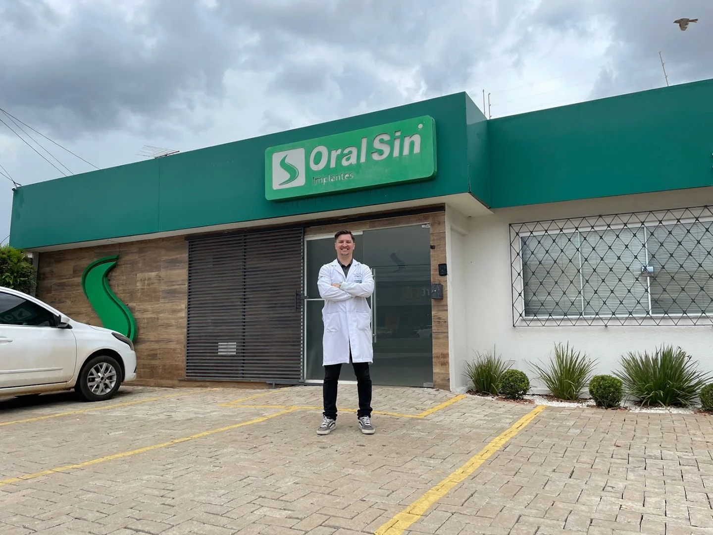 ORAL SIN IMPLANTES DENTÁRIOS | DENTISTA EM CAMPO GRANDE | VILA ALBA