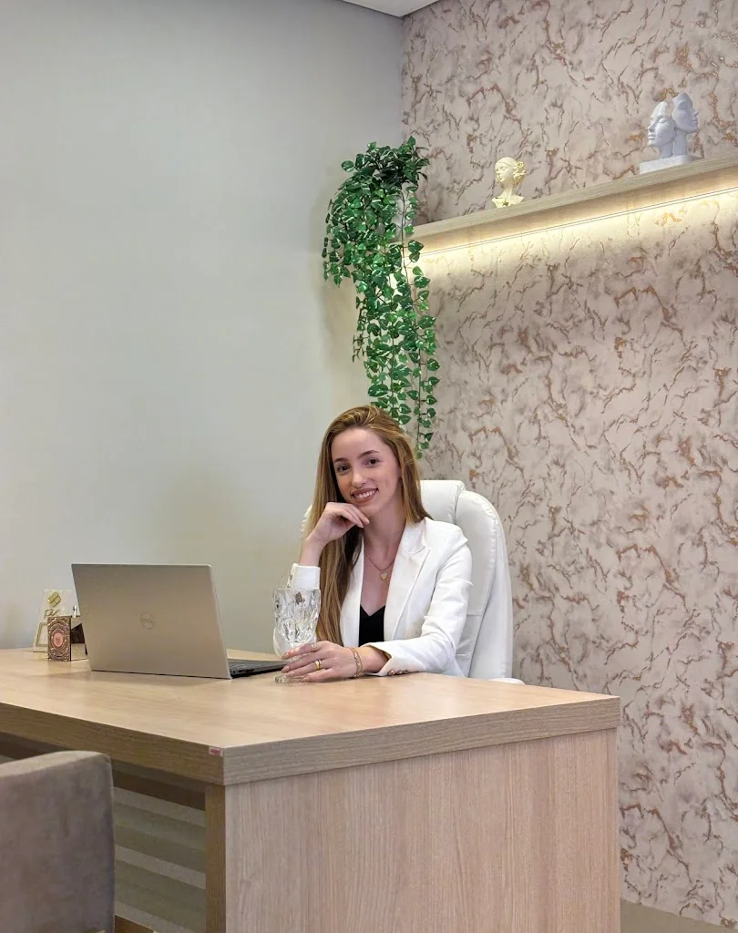 Dra Dyllima Lopes - Harmonização Facial em Franca SP