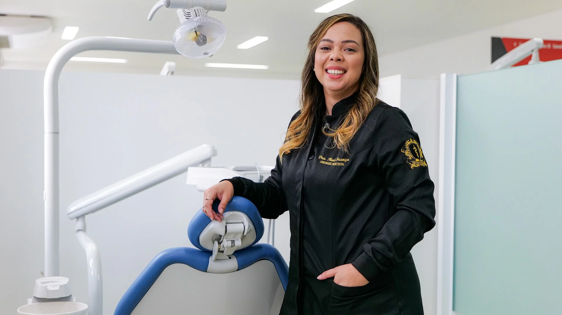 Dra Thaís França| Cirurgiã Dentista| Clínico geral e Clareamento.