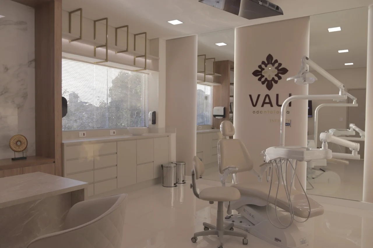 Vali Odontologia | Implantes Dentários e Prótese Protocolo