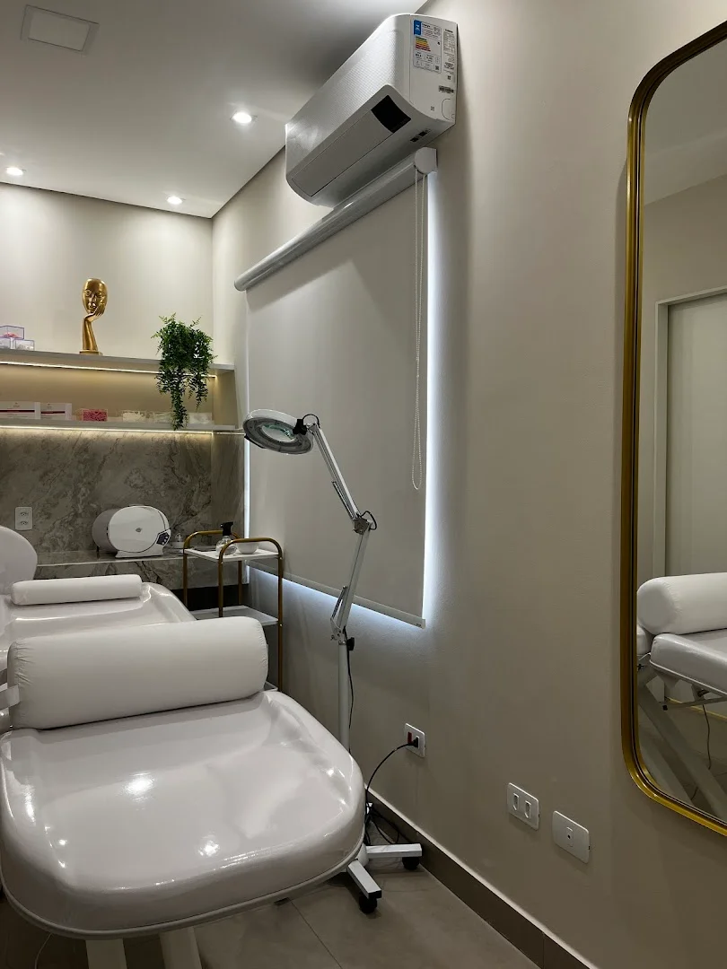 Estética Facial - Claudia Amadeu