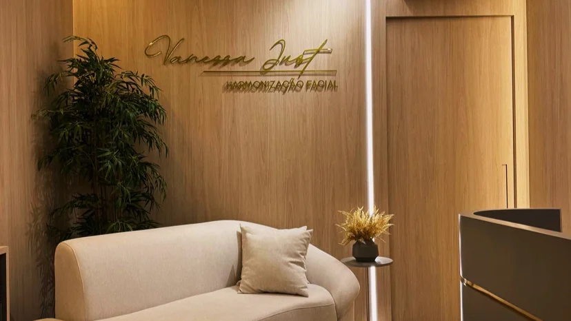 Dra. Vanessa Just - Harmonização Facial