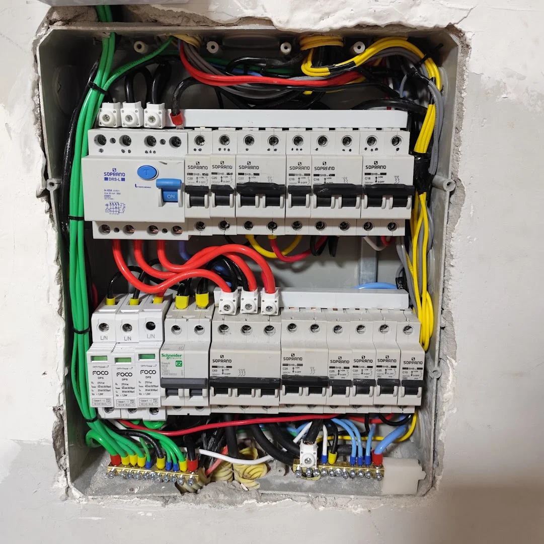 Eletriczone Serviços Elétricos - Eletricista Londrina