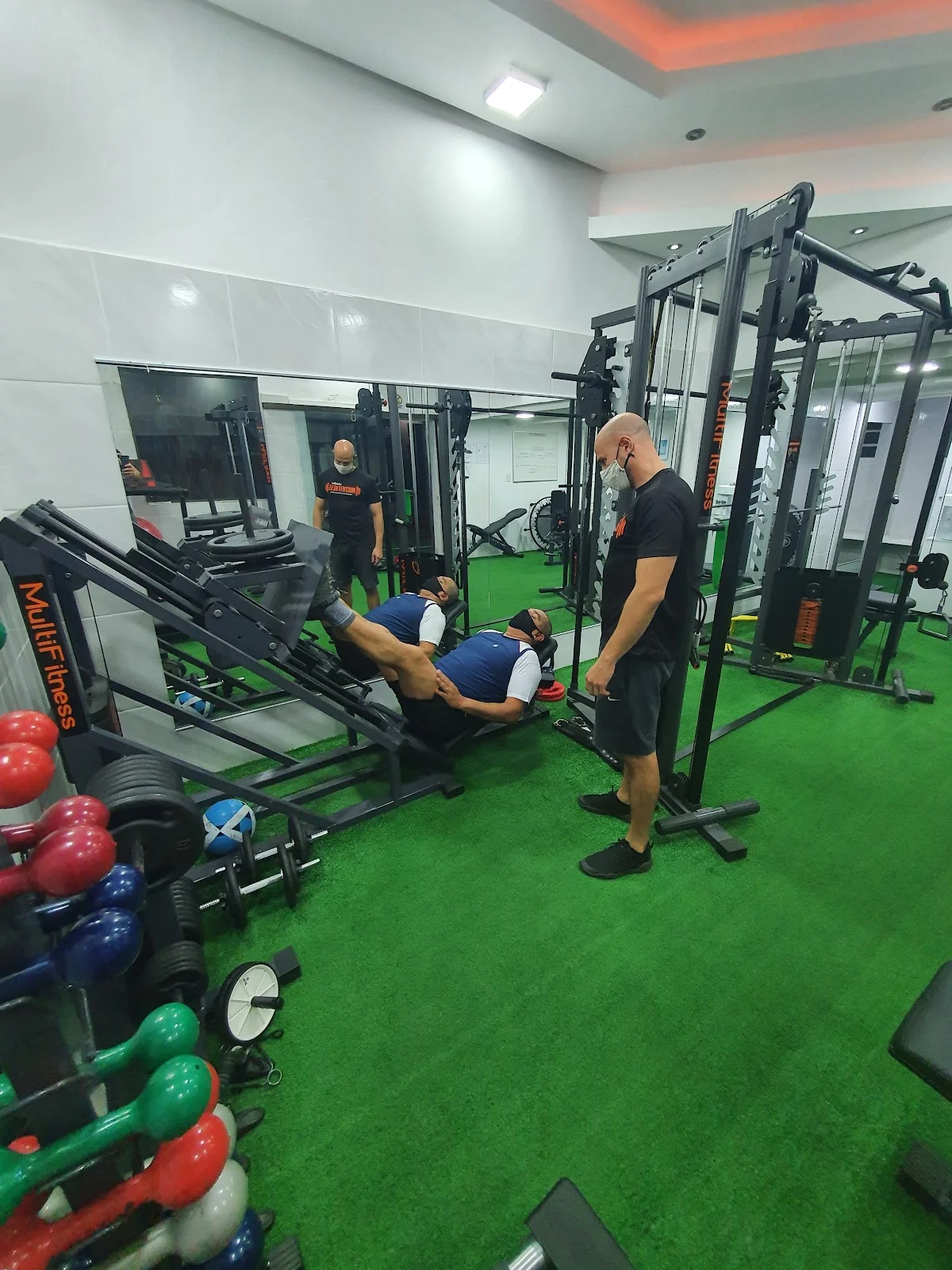 Academia Multifitness - Treinamento físico personalizado