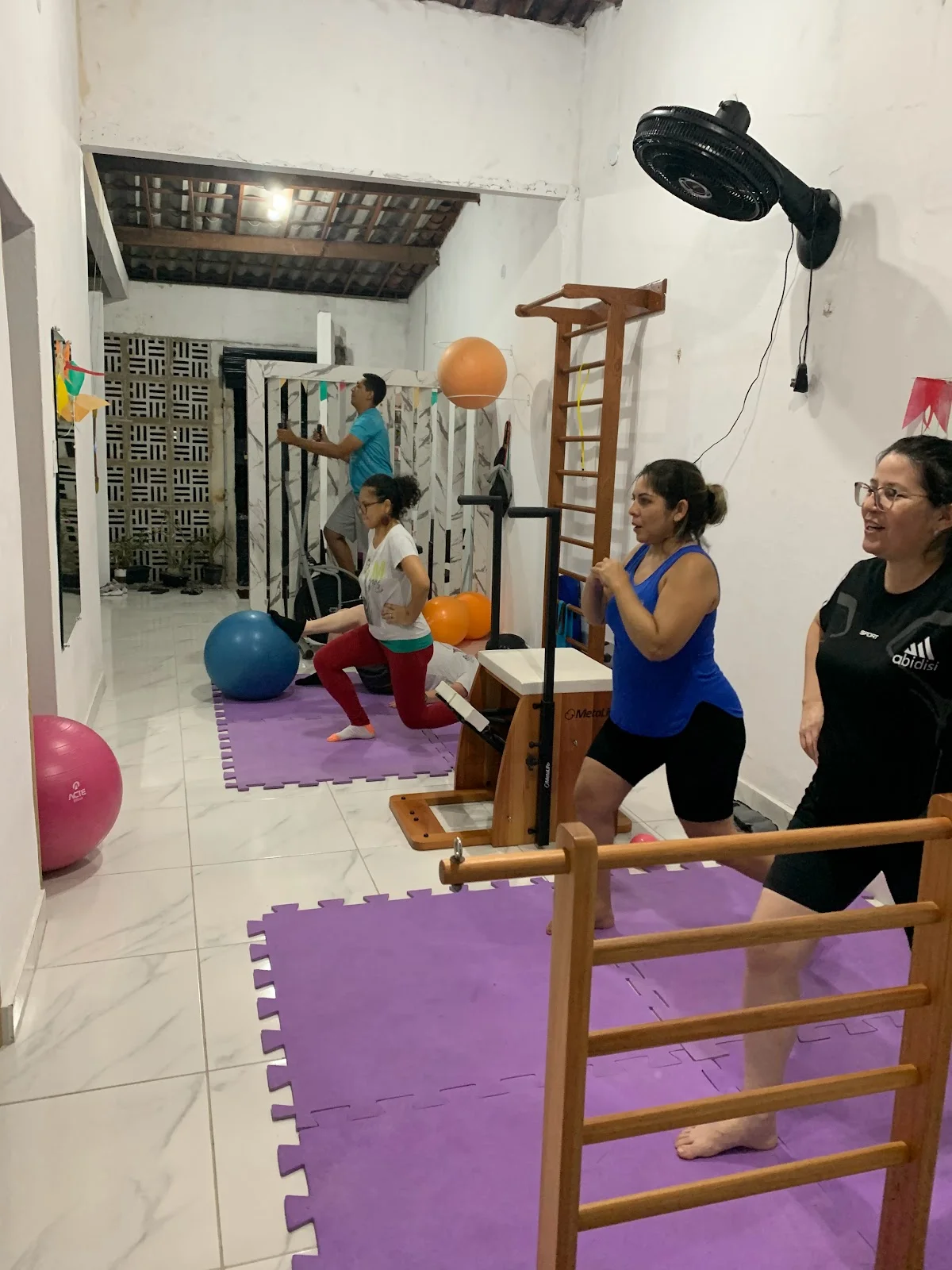 ESTÉTICA E PILATES LISANDRA LIMA, massagem relaxante, fisioterapia, drenagem linfática, aplicação de enzimas, botox