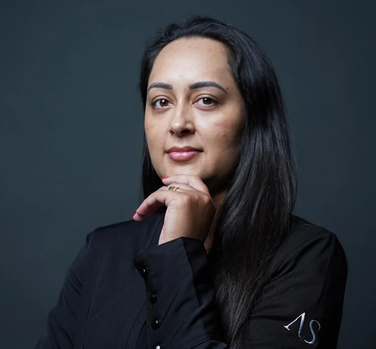 Dra. Silvia Neves - Estética Avançada