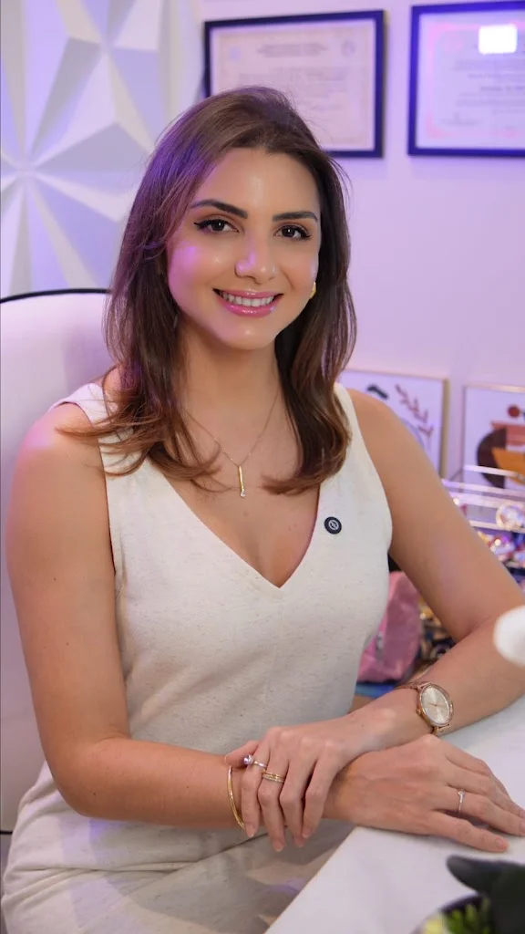 Dra. Simone Luz Valádares – Harmonização Facial | Ortodontia |Odontologia Estética Avançada