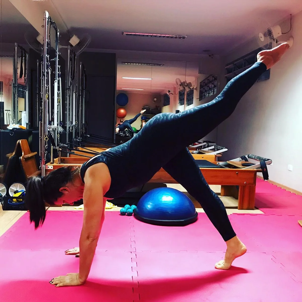 Studio Pilates - Postura e Movimento