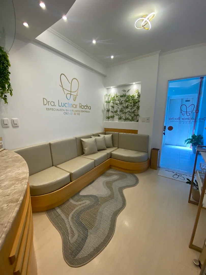 L R Odontologia - Dra. Lucimar Rocha - Implantes Dentários