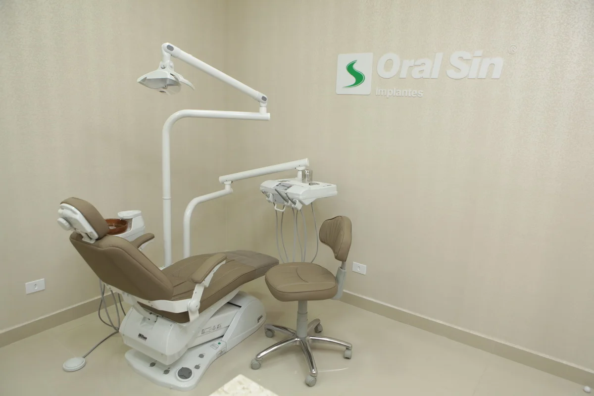 Oral Sin Implantes Colombo