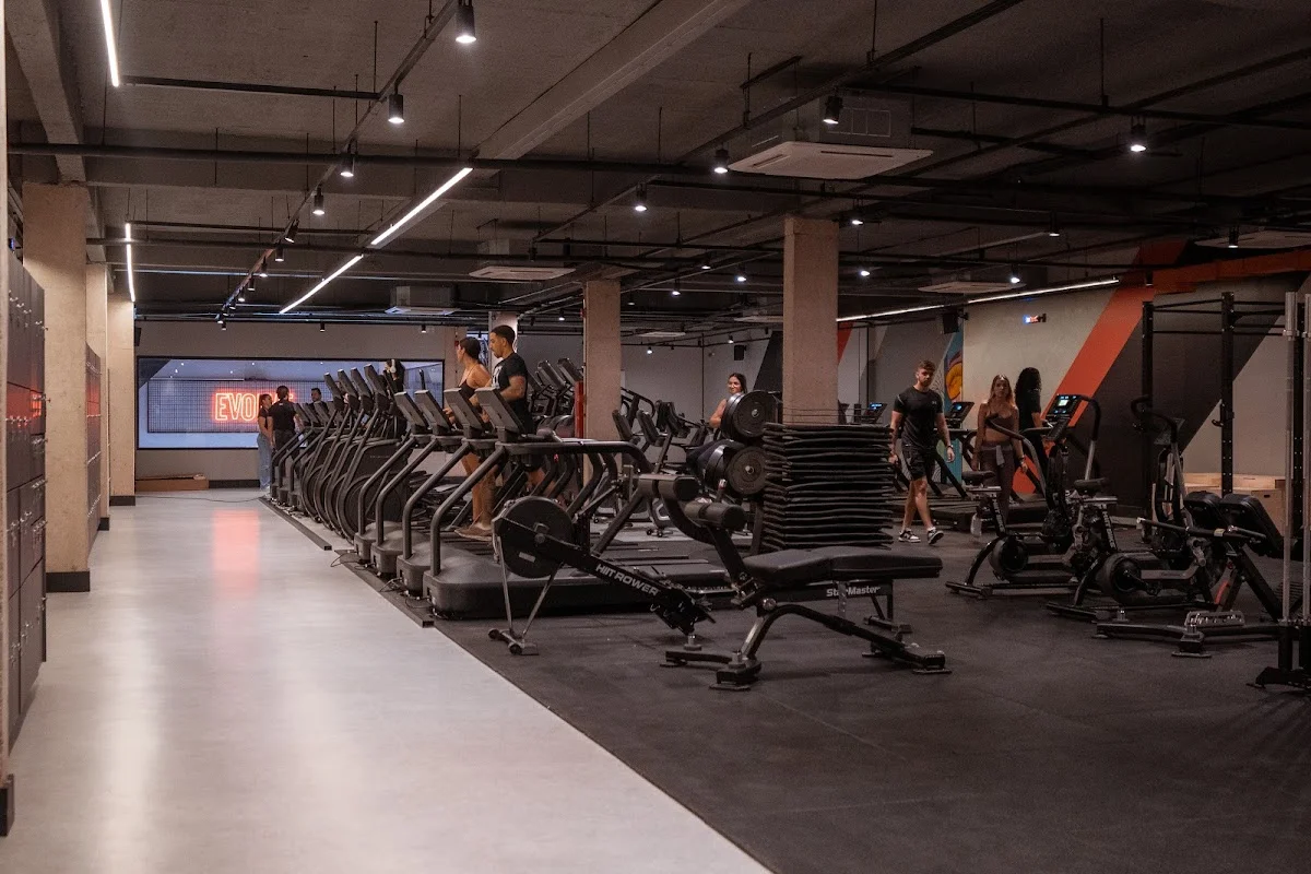 Academia Evolve Arniqueira