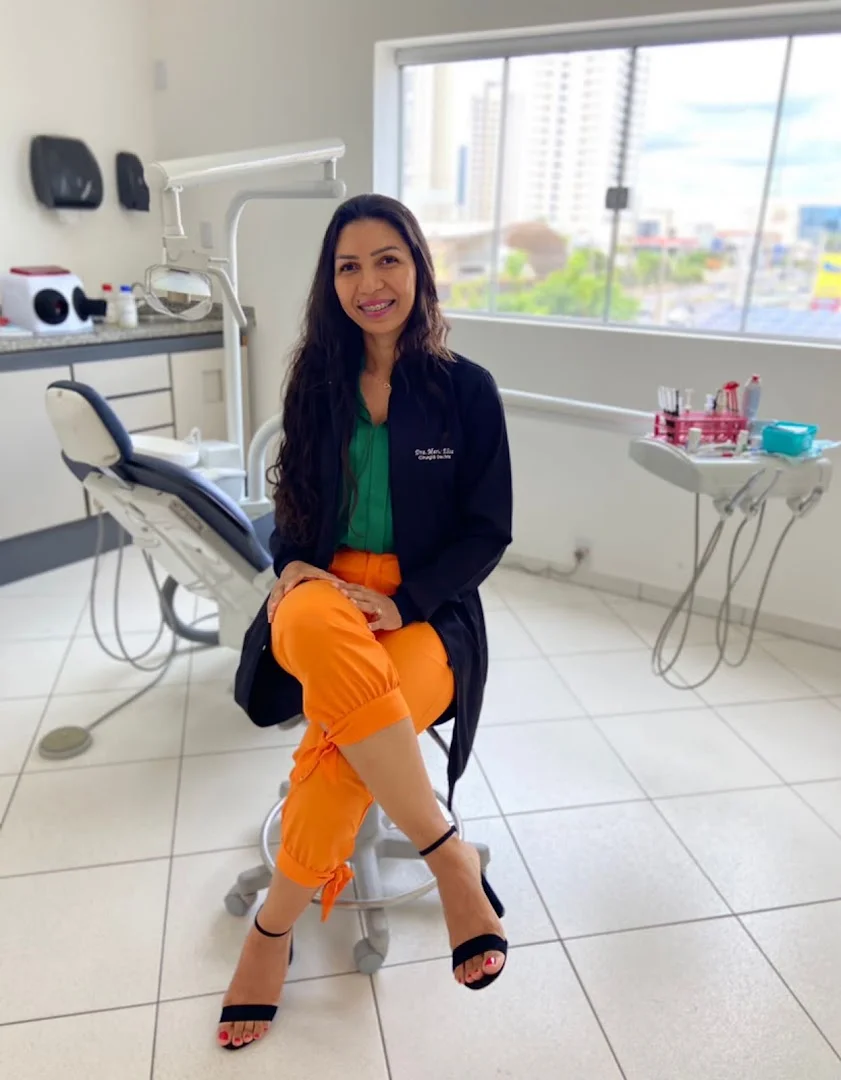 Dentista em Cuiabá - Dra. Maria Elisa Rosa