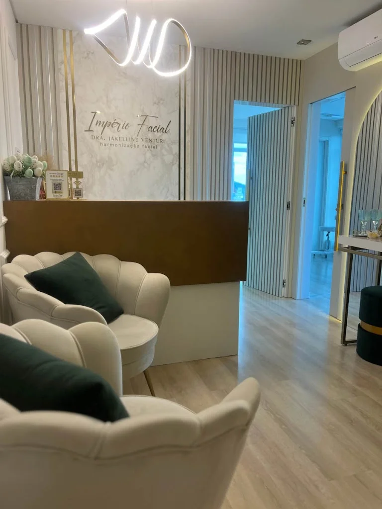 Dra. Jakelline Venturi - Harmonização Facial em Joinville.| Botox