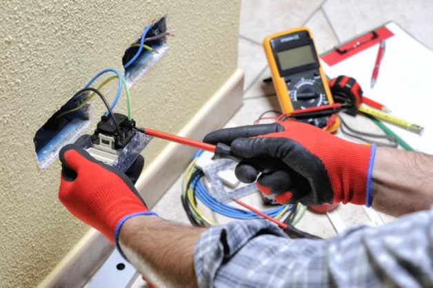 Cândido Chácara Manutenções - Eletricista Residencial e Comercial
