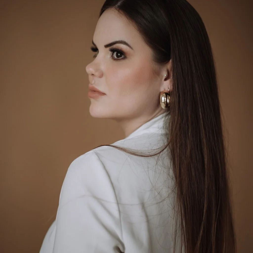 Dra. Victória Colin - Harmonização Facial