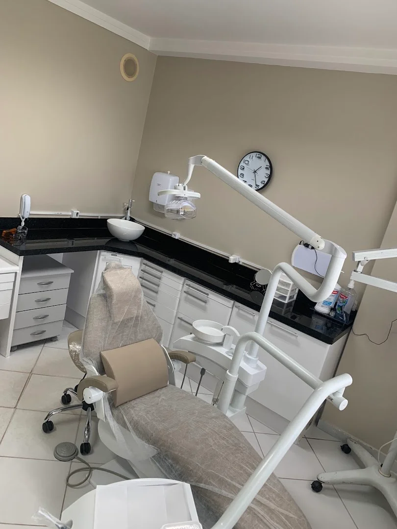 Dra Yara Lorenzetti Odontologia